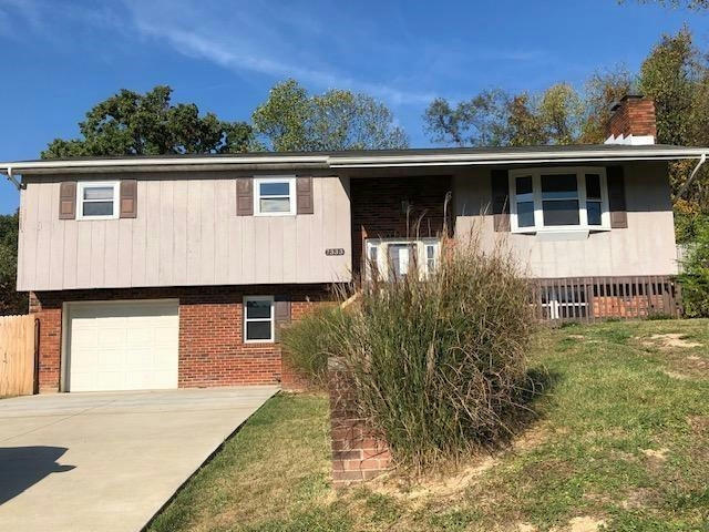 7333 HERITAGE HEIGHTS RD, ASHLAND, KY 41102, photo 1 of 20