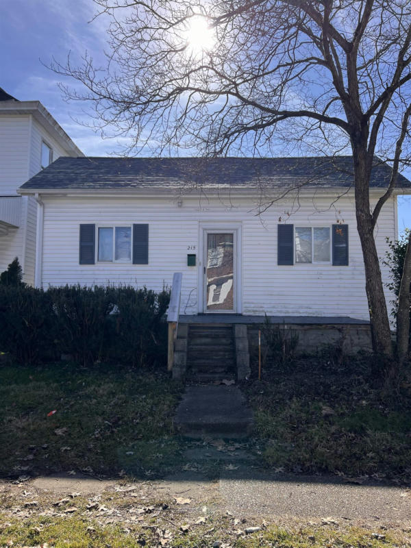 215 6TH AVE W, HUNTINGTON, WV 25701, photo 1 of 14